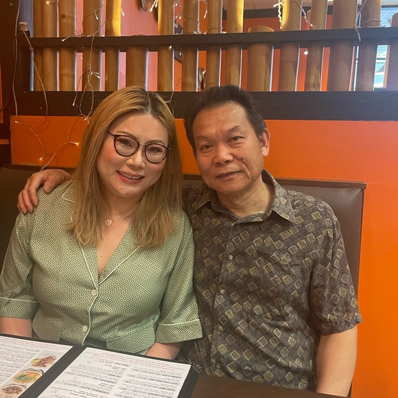 Meet your Posher, Cynthia - Picture 3 of 4